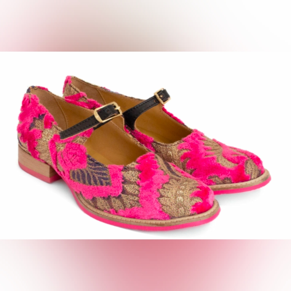 BMI. Biblio Barnett Flat Mary Janes Pink Tapestry W7